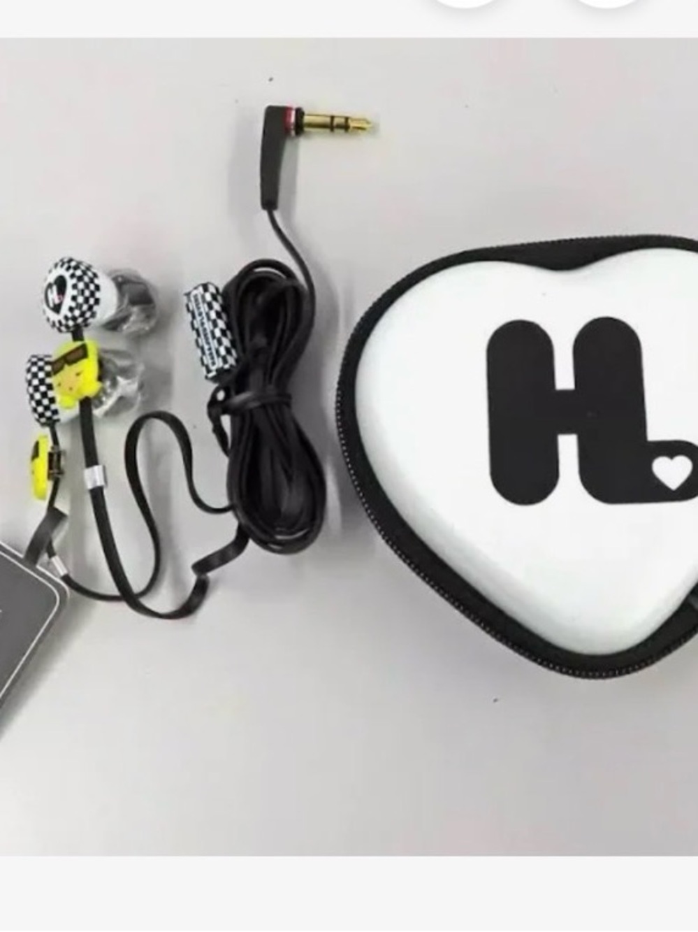 Harajuko Lovers Ear phones. Gwen Stephani products.
